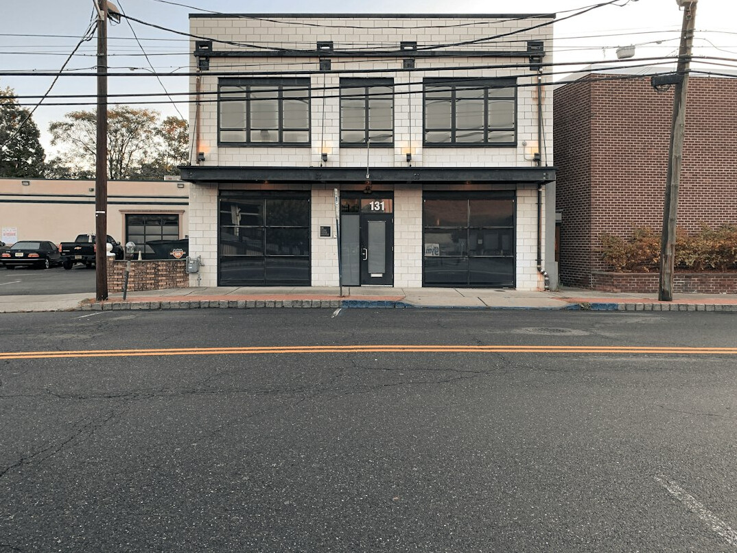 empty retail space for lease